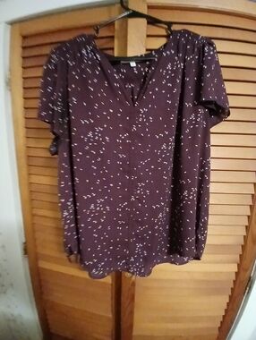 fun 2 fun Plum Short-Sleeve V-Neck Top with White Speckle